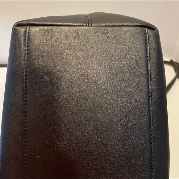 Coach Black and Tan Tote Bag - Picture 3 of 10